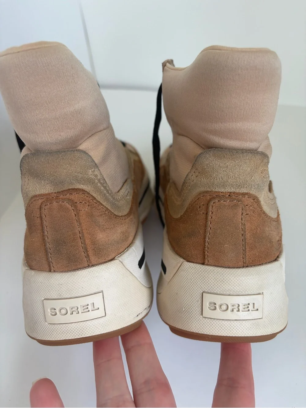 Sorel Women’s Beige & Brown Suede High-Top In N Out Sneaker Size 9